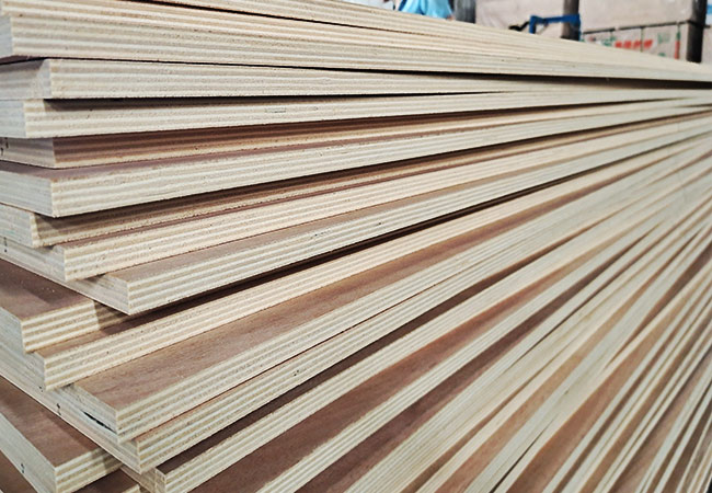 https://www.plywood.cn/sapele-plywood-1220mmx2440mm-2-7-21mm-product/