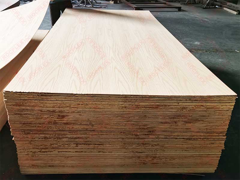 https://www.plywood.cn/red-oak-fancy-mdf-board-2440122018mm-common-34%e2%80%b3x-8-x-4-decorative-red-oak-mdf-board-product/